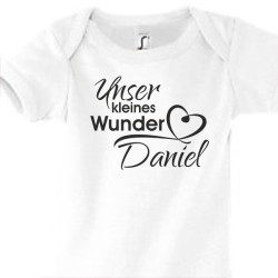 Babybody Strampler Geburt Baby  Familie Mama Papa Wunschname Name Motive Namen Body Geschenk Herz Motive Sprüche FUN Comic